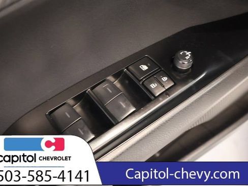 Used 2025 Toyota Camry SE FWD image 11