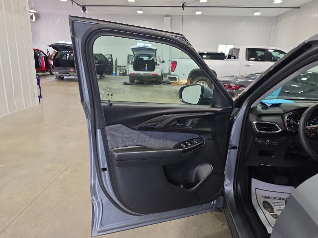 Used 2023 Chevrolet TrailBlazer LT w/ Convenience Package AWD/4WD image 23