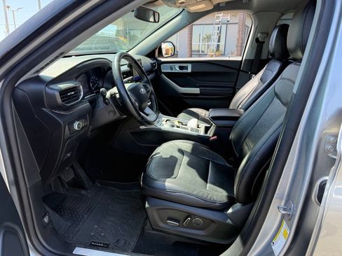 Used 2020 Ford Explorer Limited RWD image 7