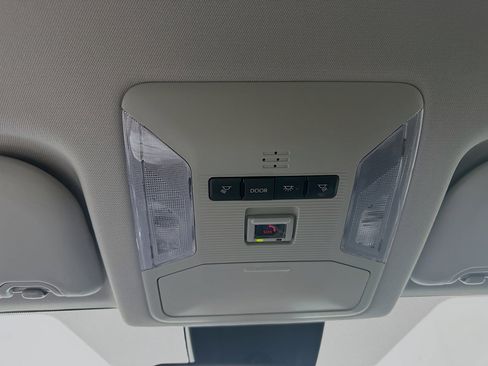 Used 2024 Toyota RAV4 LE AWD/4WD image 18