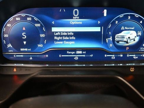 Used 2023 Chevrolet Suburban RST w/ Sport Performance Package image 33