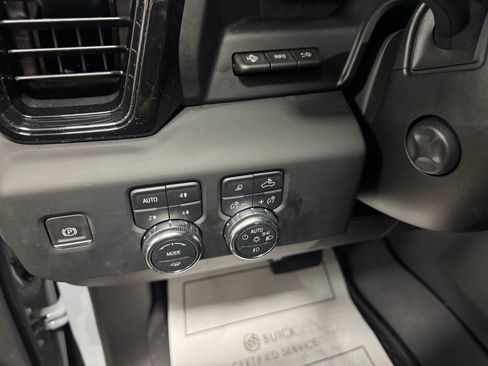 Used 2024 GMC Sierra 1500 AT4 w/ Technology Package image 17