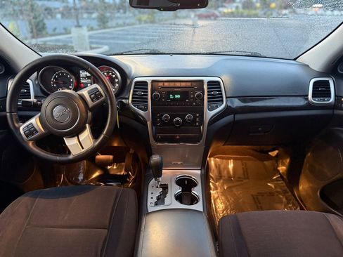 Used 2012 Jeep Grand Cherokee Laredo AWD/4WD image 15