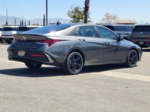 New 2026 Hyundai Elantra SEL Sport FWD image 4