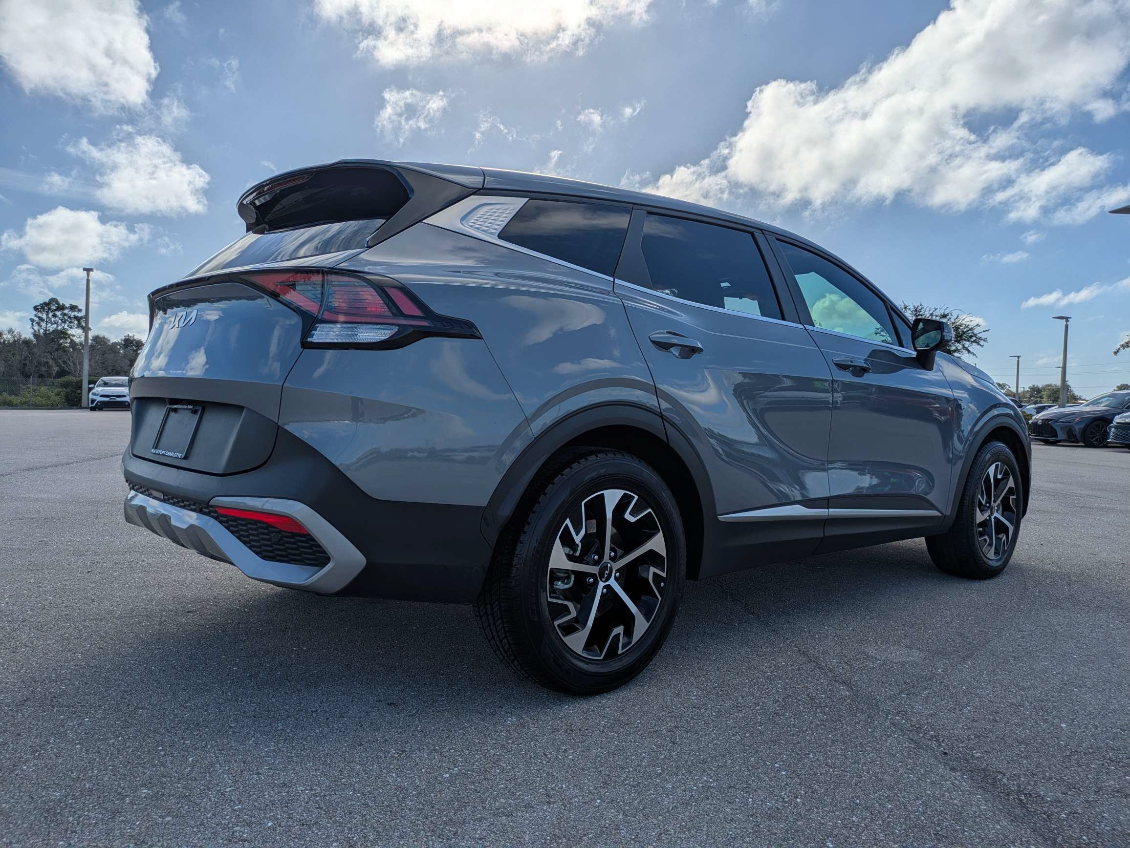 Used 2023 Kia Sportage EX FWD image 4