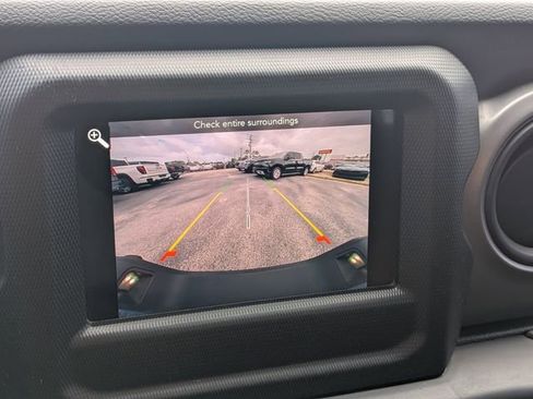 Used 2022 Jeep Gladiator Sport AWD/4WD image 19