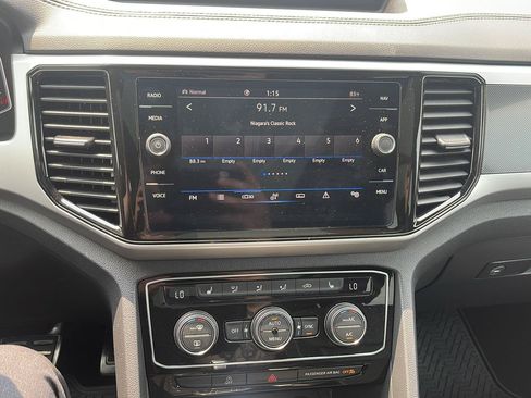 Used 2023 Volkswagen Atlas Cross Sport SEL R-Line AWD/4WD image 9
