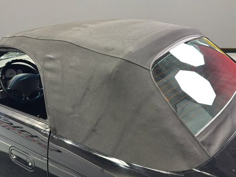 Used 2003 Ford Thunderbird Deluxe image 29