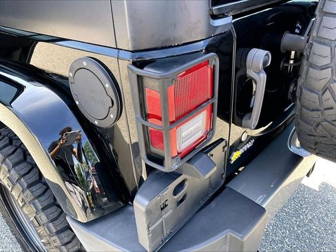 Used 2015 Jeep Wrangler Unlimited Sport AWD/4WD image 33