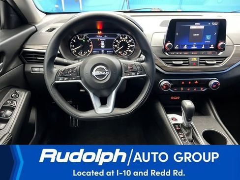 Used 2025 Nissan Altima 2.5 SV image 16