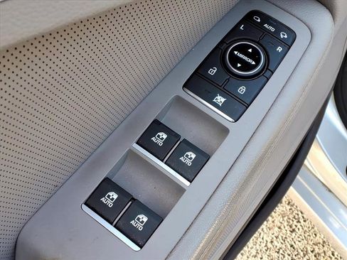 Used 2016 Hyundai Genesis 3.8 image 13