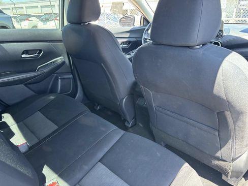 Used 2021 Nissan Sentra SV FWD image 14