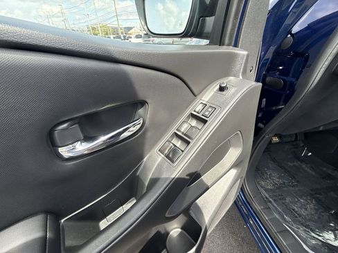 Used 2023 Nissan Frontier SV w/ SV Convenience Package AWD/4WD image 13