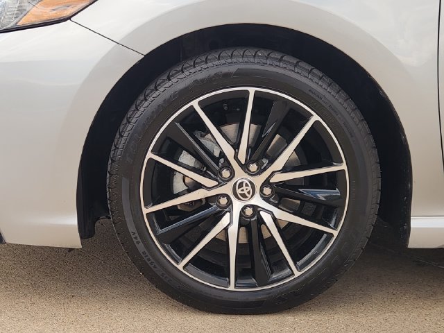 Used 2023 Toyota Camry SE FWD image 8