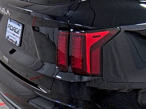 Used 2023 Kia Sorento EX w/ Panoramic Sunroof Package image 13