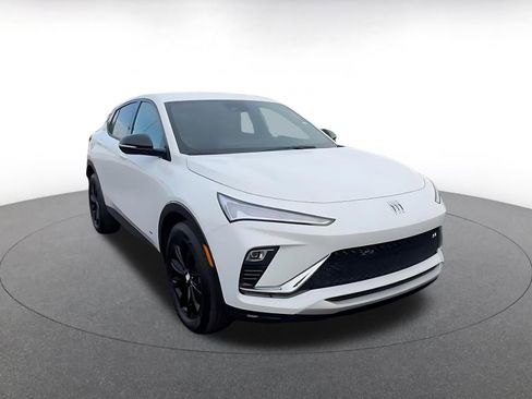 Used 2025 Buick Envista Sport Touring image 3