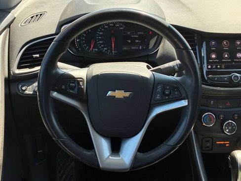 Used 2020 Chevrolet Trax LT w/ Driver Confidence Package FWD image 20