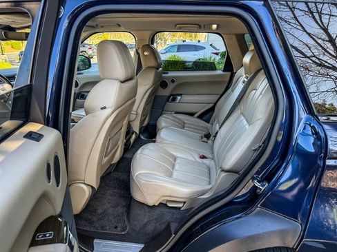Used 2017 Land Rover Range Rover Sport HSE image 9
