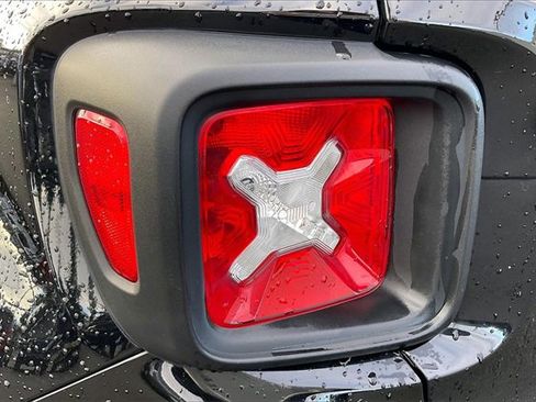 Used 2020 Jeep Renegade Latitude image 30