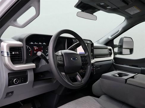 Used 2024 Ford F250 XLT w/ Snow Plow/Camper Package image 20