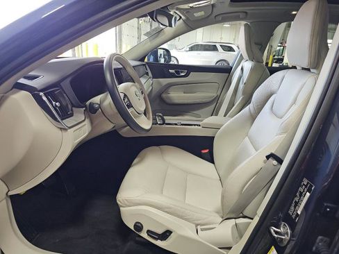Used 2023 Volvo XC60 B5 Plus w/ Climate Package image 7