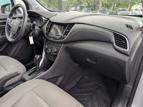 Used 2020 Chevrolet Trax LS w/ Tint and Cruise Package FWD image 27