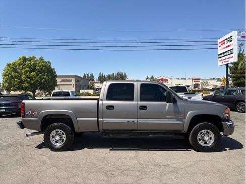 Used 2006 GMC Sierra 2500 SLE w/ Skid Plate Package AWD/4WD image 4