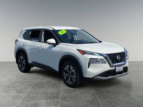 Used 2023 Nissan Rogue SV image 7