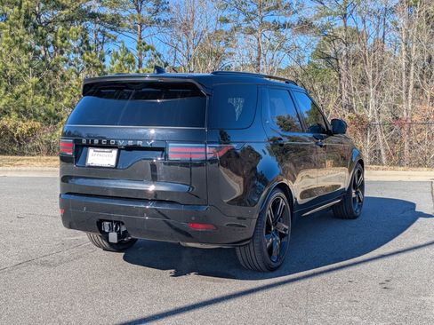 Used 2024 Land Rover Discovery Dynamic SE image 5