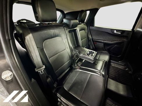 Used 2020 Ford Escape Titanium image 30