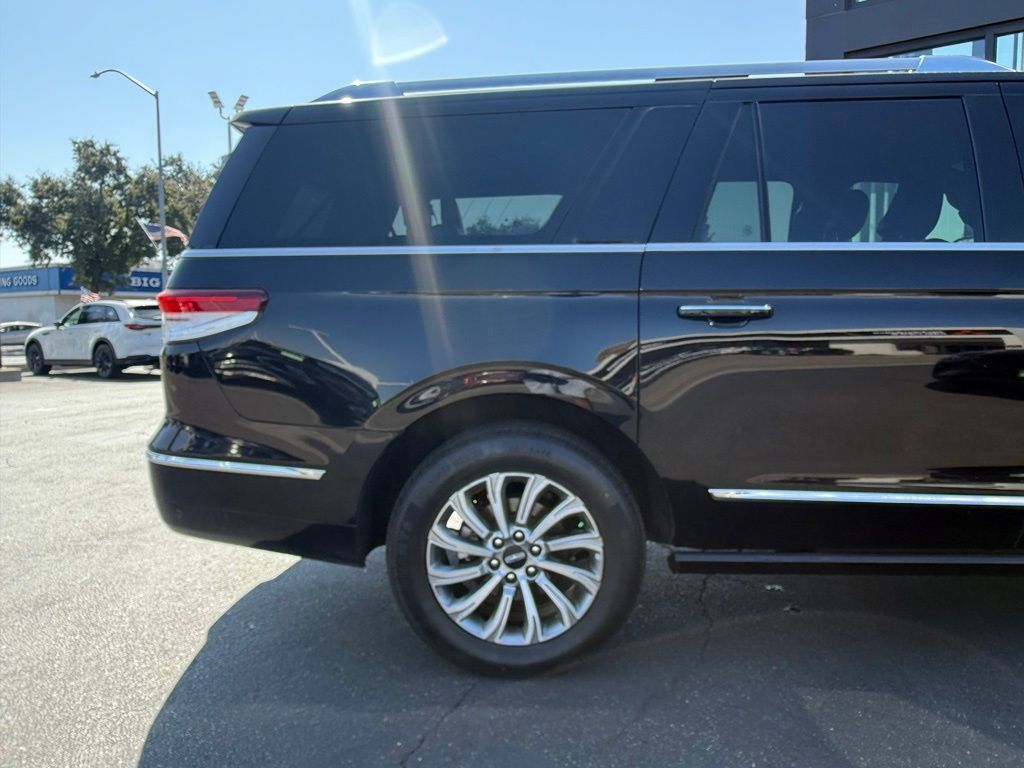 Used 2022 Lincoln Navigator L 4WD image 14
