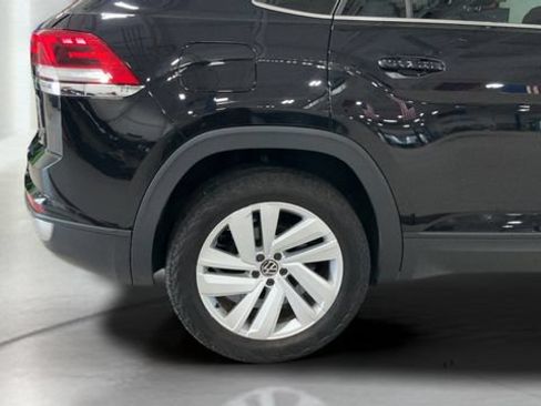 Used 2022 Volkswagen Atlas Cross Sport SE AWD/4WD image 33
