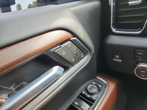 Used 2025 GMC Sierra 2500 Denali Ultimate w/ Max Trailering Package AWD/4WD image 29