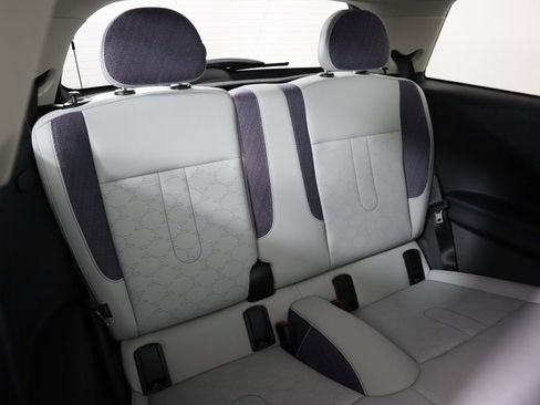 Certified 2025 MINI Cooper S image 22