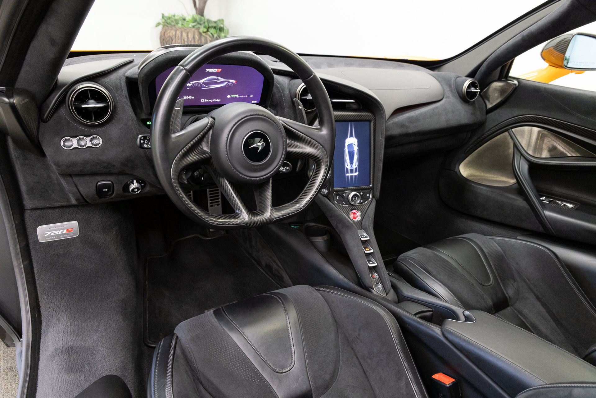 Used 2019 McLaren 720S Performance RWD image 5