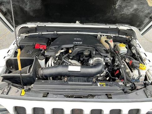 Used 2019 Jeep Wrangler Unlimited Rubicon AWD/4WD image 30