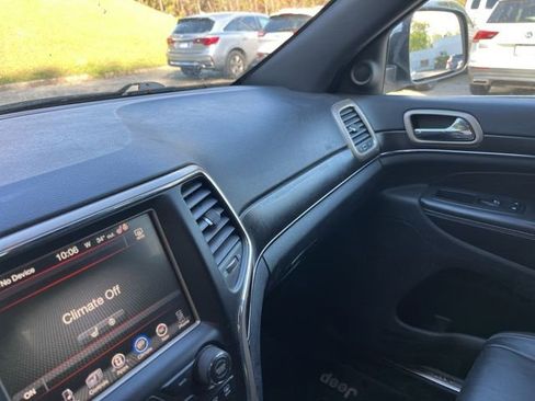 Used 2014 Jeep Grand Cherokee Limited image 28
