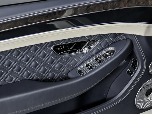 Used 2021 Bentley Continental GT AWD/4WD image 18