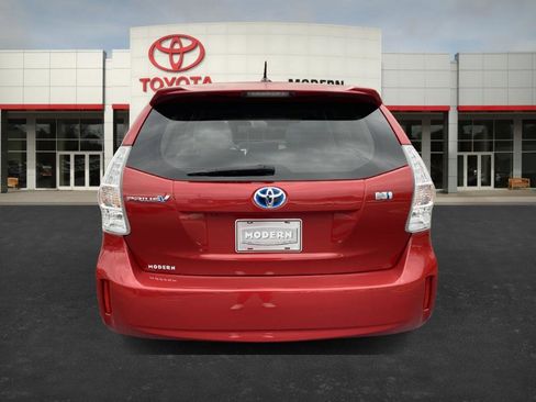 Used 2012 Toyota Prius V Two image 4