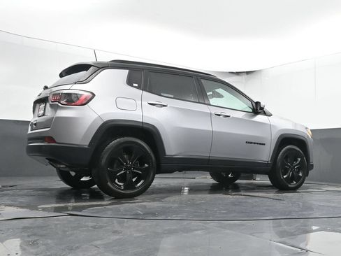 Used 2019 Jeep Compass Latitude AWD/4WD image 22