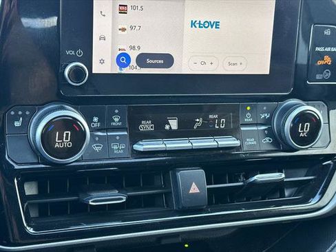 Certified 2024 Toyota Highlander XLE image 23