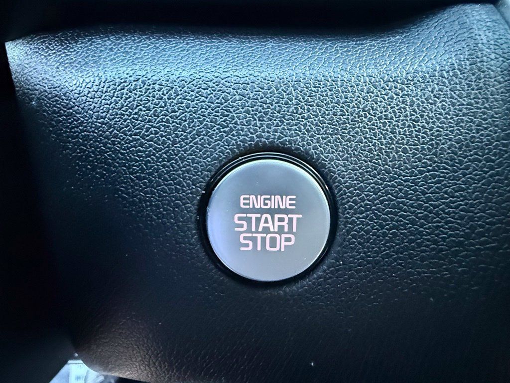 Used 2022 Kia Sorento S AWD/4WD image 32