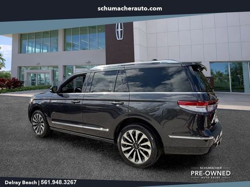 Used 2022 Lincoln Navigator Reserve AWD/4WD image 5