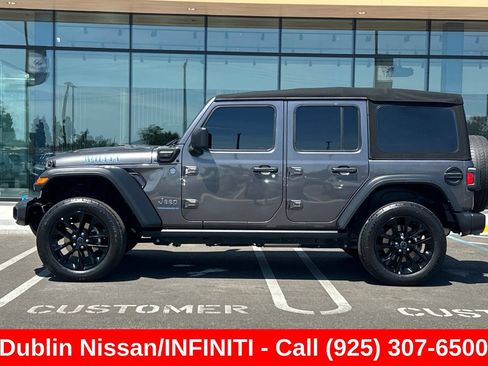 Used 2024 Jeep Wrangler Unlimited AWD/4WD image 7