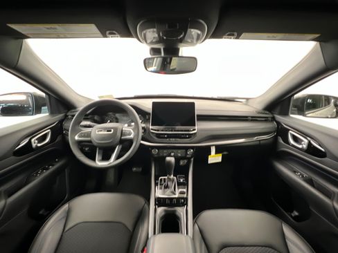 New 2026 Jeep Compass Latitude AWD/4WD image 9