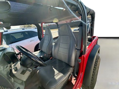 Used 1997 Jeep Wrangler SE image 16
