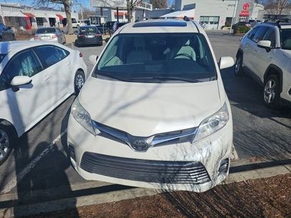 Used 2018 Toyota Sienna XLE w/ XLE Navigation Package
