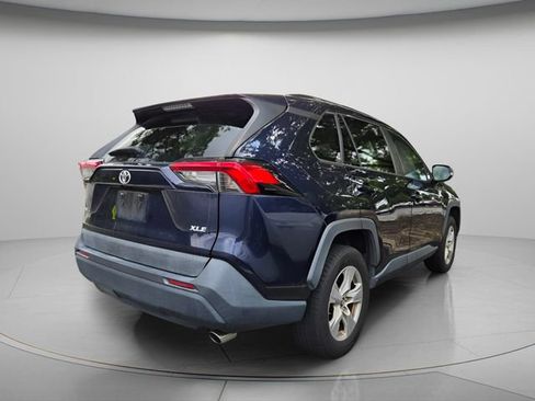 Used 2019 Toyota RAV4 XLE FWD image 5