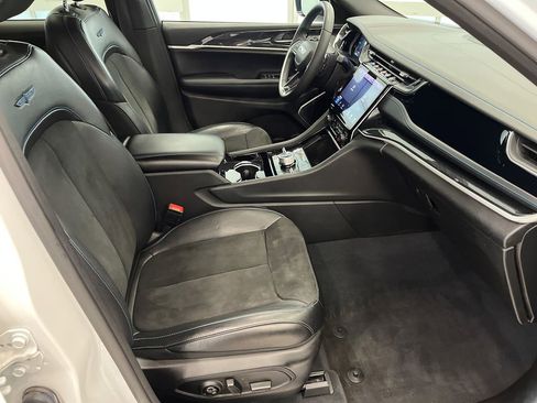 Used 2022 Jeep Grand Cherokee Trailhawk image 34