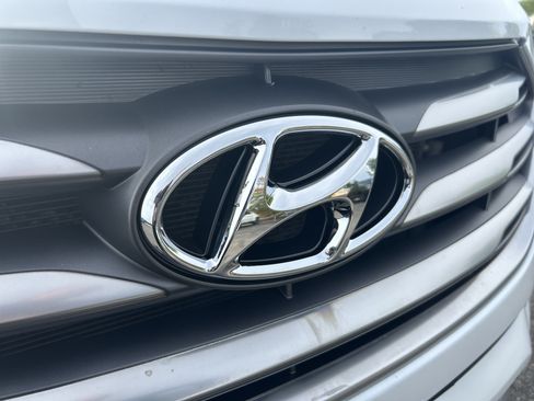 Used 2018 Hyundai Santa Fe Sport w/ 2.4L Value Package 02 AWD/4WD image 21